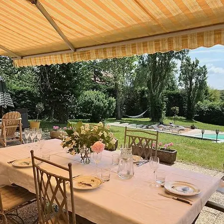 Maison Jeanne * Dommartin (Rhone)