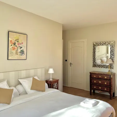 Maison Jeanne * Dommartin (Rhone)