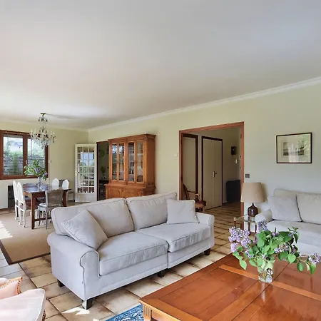 Maison Jeanne بيت للعطل *
